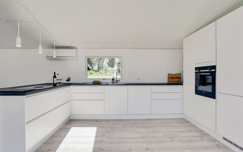 Albert - 340M from the Sea: Flooring, Kitchen, Wood, Interior Design, Countertop, Floor, Ceiling, Cabinetry, Wood Flooring, Furniture