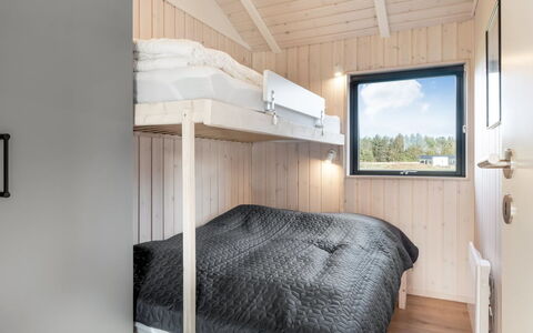 Talitha - 1.5Km from the Sea: Wood, Bedroom, Bed, Bedding, Bed Sheet, Bed Frame, Freezing, Plank, Hardwood, Snow