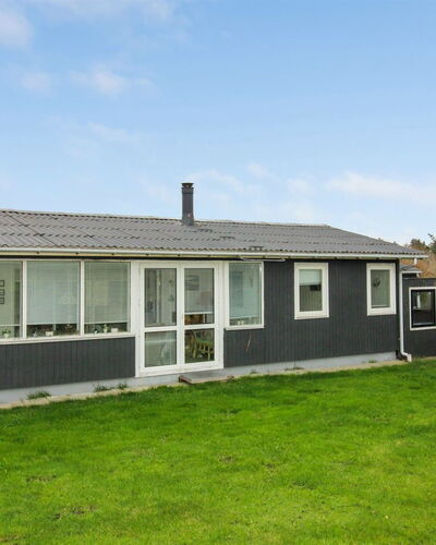Edvin - 400M from the Sea
