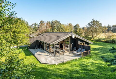 Emeli - 1.3Km from the Sea: Building, House, Wood, Home, Roof, Cottage, Residential Area, Shrub, Architecture