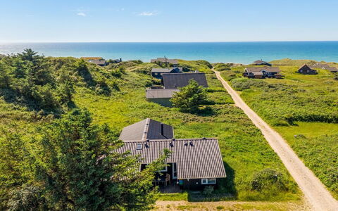 Wilma - 400M from the Sea: Cottage, Land Lot, Log Cabin, Shore, Reservoir, Shed, Garden Buildings, Sound, Woodland