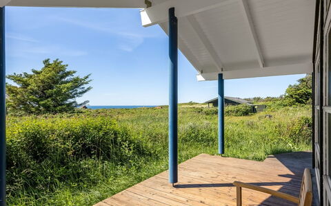 Wilma - 400M from the Sea: Cottage, Land Lot, Log Cabin, Shore, Reservoir, Shed, Garden Buildings, Sound, Woodland