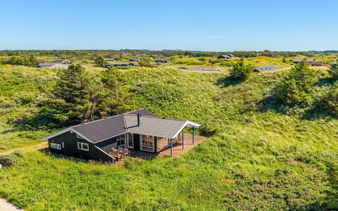 Wilma - 400M from the Sea: Cottage, Land Lot, Log Cabin, Shore, Reservoir, Shed, Garden Buildings, Sound, Woodland