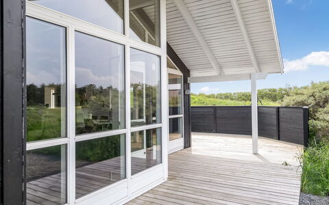 Frejdis - 1.1Km from the Sea: Wood, Flooring, Porch, Floor, Door, Deck, Composite Material, Hardwood, Plank, Wood Flooring