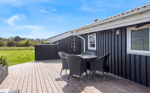 Wante - 900M from the Sea: House, Home, Door, Roof, Cottage, Estate, Garden, Shade, Siding, Yard