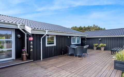 Wante - 900M from the Sea: House, Home, Door, Roof, Cottage, Estate, Garden, Shade, Siding, Yard