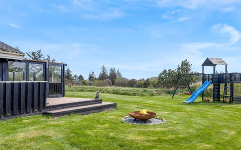 Wante - 900M from the Sea: House, Home, Door, Roof, Cottage, Estate, Garden, Shade, Siding, Yard