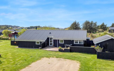 Wante - 900M from the Sea: House, Home, Door, Roof, Cottage, Estate, Garden, Shade, Siding, Yard