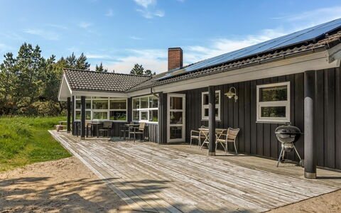 Winder - 1.3Km from the Sea: Grass, Shrub, House, Garden, Home, Cottage, Land Lot, Lawn, Groundcover