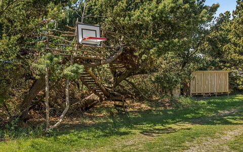 Winder - 1.3Km from the Sea: Grass, Shrub, House, Garden, Home, Cottage, Land Lot, Lawn, Groundcover