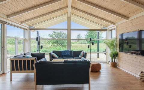 Heriest - 1.2Km from the Sea: Wood, Ceiling, Flooring, Floor, Porch, Interior Design, Wood Flooring, Door, Hardwood, Chair