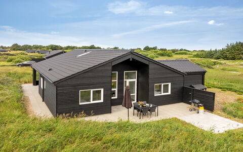 Grith - 1Km from the Sea: Interior Design, Ceiling, Apartment, Flooring, Furniture, Floor, Room, Lighting, Home, Couch