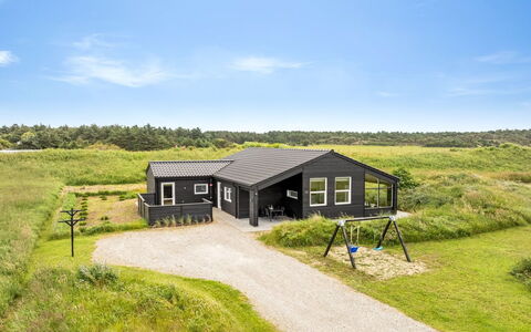 Grith - 1Km from the Sea: Wood, Roof, House, Cottage, Door, Home, Siding, Land Lot, Garden Buildings, Shed