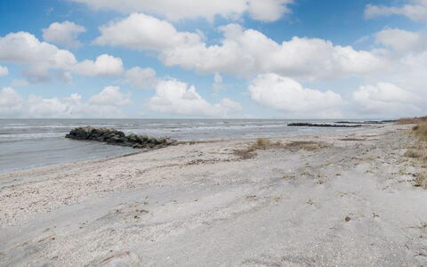 Gonda - 500M from the Sea: 