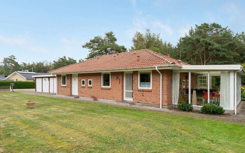 Maksimilian - 1.5Km from the Sea: Building, Grass, House, Roof, Home, Residential Area, Shrub, Cottage, Estate, Door