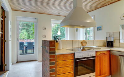 Maksimilian - 1.5Km from the Sea