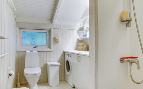 Helmtrud - 500M from the Sea: Flooring, Plumbing Fixture, Floor, Interior Design, Ceiling, Plumbing, Tap, Room, Bathroom, Sink