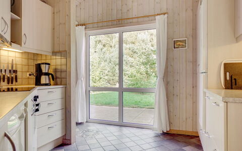 Thomasine - 1.5Km from the Sea: Flooring, Wood, Interior Design, Kitchen, Floor, Countertop, Ceiling, Plumbing Fixture, Cabinetry, Room