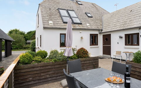 Eivi - 150M from the Sea: Cottage, Shed, Hut, Farmhouse, Prairie, Shack, Barn, Log Cabin, Garden Buildings