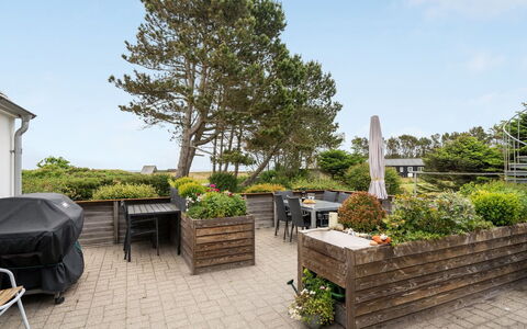 Eivi - 150M from the Sea: Cottage, Shed, Hut, Farmhouse, Prairie, Shack, Barn, Log Cabin, Garden Buildings