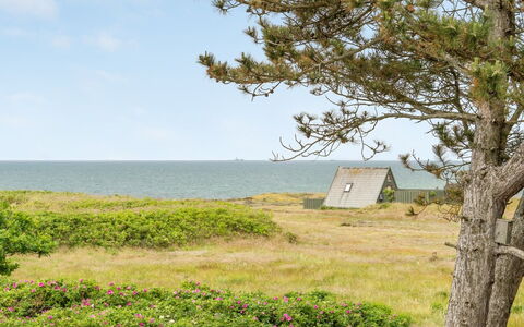 Eivi - 150M from the Sea: Cottage, Shed, Hut, Farmhouse, Prairie, Shack, Barn, Log Cabin, Garden Buildings