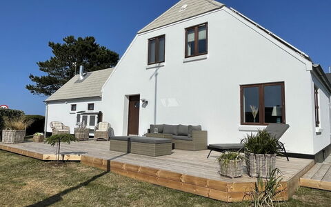 Eivi - 150M from the Sea: Cottage, Shed, Hut, Farmhouse, Prairie, Shack, Barn, Log Cabin, Garden Buildings