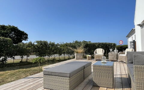 Eivi - 150M from the Sea: Cottage, Shed, Hut, Farmhouse, Prairie, Shack, Barn, Log Cabin, Garden Buildings
