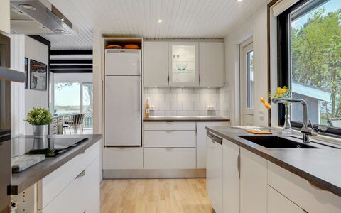 Djuna - 200M from the Sea: Kitchen, Kitchen Appliance, Countertop, Cabinetry, Major Appliance, Interior Design, Flooring, Wood, Home Appliance, Ceiling