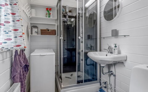 Ascen - 300M from the Sea: Plumbing Fixture, Sink, Flooring, Interior Design, Floor, Tap, Bathroom, Plumbing, Room, Bathroom Sink