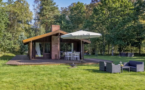 Thorger - 5Km from the Sea: Wood, Home, Porch, Deck, Hardwood, Roof, Wood Stain, Wood Flooring, Eco Hotel
