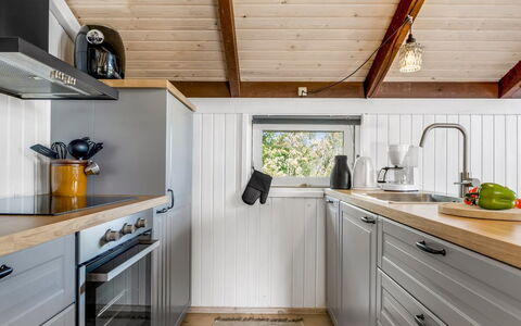 Eliana - 350M from the Sea: Wood, Kitchen, Flooring, Countertop, Kitchen Appliance, Interior Design, Cabinetry, Ceiling, Major Appliance, Home Appliance