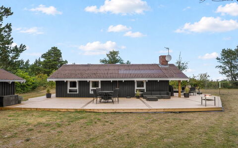 Eliana - 350M from the Sea: Building, Roof, House, Home, Cottage, Land Lot, Rural Area, Shade, Farmhouse, Estate