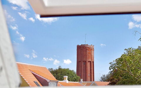 Minte - 450M from the Sea: Composite Material, Tower, Brick, Brickwork, Daylighting, Wood Stain