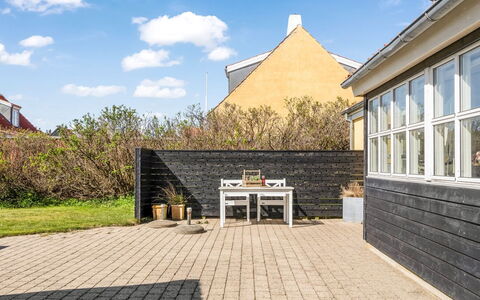Hialmar - 400M from the Sea: Architecture, Roof, Home, Composite Material, Daylighting, Siding, Driveway