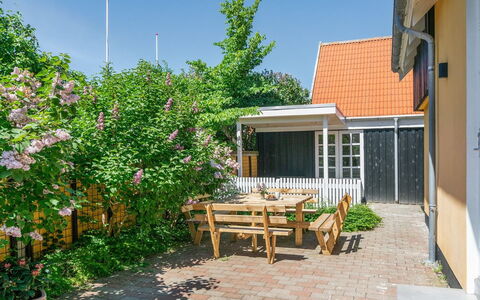 Elnara - 900M from the Sea: Residential Area, Roof, Suburb, Driveway, Estate, Chimney