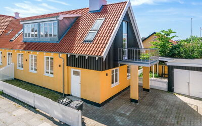 Elnara - 900M from the Sea