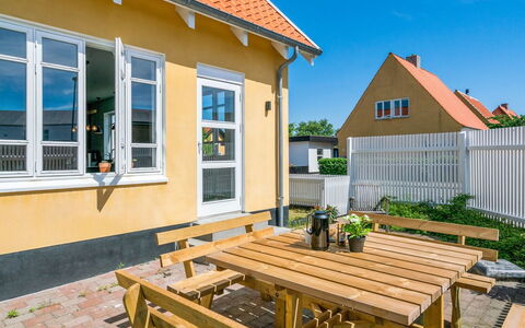 Sölve - 900M from the Sea: Home, Shade, Cottage, Porch, Siding, Estate, Fence, Outdoor Furniture, Balcony, Yard