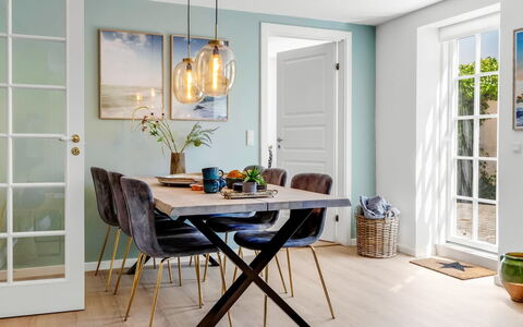 Viivi - 900M from the Sea: Furniture, Interior Design, Flooring, Wood, Floor, Dining Room, Table, Kitchen & Dining Room Table, Room, Wood Flooring