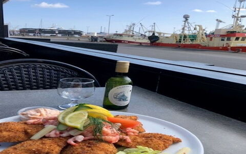 Viivi - 900M from the Sea: Food, Tableware, Ingredient, Watercraft, Dishware, Plate, Serveware, Boat