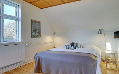 Reko - 500M from the Sea: Bed, Bedroom, Flooring, Interior Design, Floor, Wood, Ceiling, Wood Flooring, Bed Sheet, Bedding