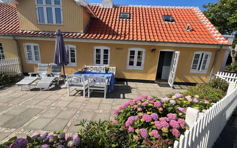 Juhana - 150M from the Sea: Wood, Roof, Architecture, Home, House, Cottage, Siding, Hardwood, Slope, Estate
