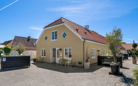Murtuz - 900M from the Sea: Building, Window, House, Home, Roof, Residential Area, Cottage, Door, Driveway, Estate