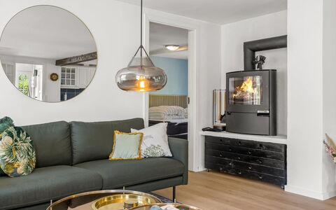 Murtuz - 900M from the Sea: Furniture, Interior Design, Flooring, Wood, Floor, Living Room, Home, Light Fixture, Ceiling, Lighting