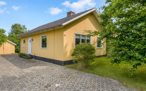 Fedder - 700M from the Sea: Cottage, Shed, Hut, Farmhouse, Prairie, Shack, Barn, Log Cabin, Garden Buildings