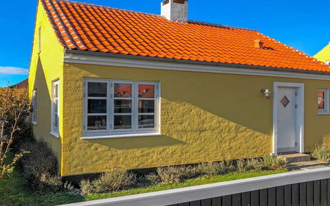 Fulla - 1.1Km from the Sea: Window, Yellow, House, Roof, Cottage, Home, Sash Window, Siding, Paint, Farmhouse