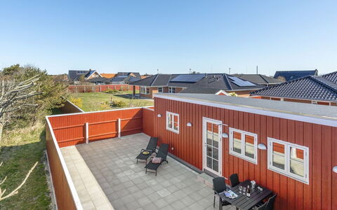 Arlene - 800M from the Sea: Roof, Architecture, Home, Estate, Shade, Wood Stain, Hardwood, Driveway, Daylighting, Plank