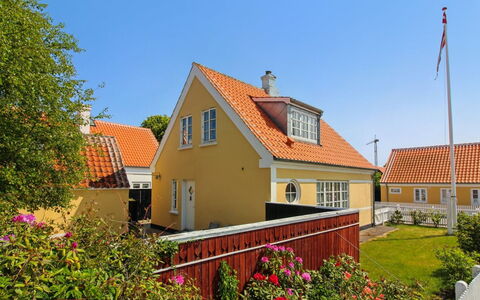 Ilselil - 500M from the Sea: House, Home, Roof, Residential Area, Cottage, Estate, Shade, Yard, Landscaping, Eco Hotel