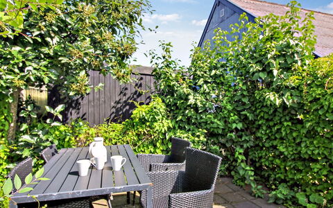Canan - 1.6Km from the Sea: Shrub, Garden, Shade, Outdoor Furniture, Backyard, Yard, Landscaping, Chair, Outdoor Table, Home Fencing