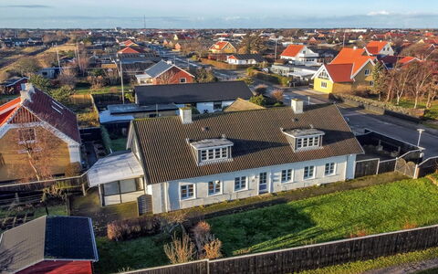 Anais - 1.6Km from the Sea: Home, Residential Area, House, Cottage, Roof, Land Lot, Siding, Garden, Estate, Lawn