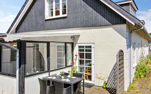 Anais - 1.6Km from the Sea: Roof, Home, House, Door, Cottage, Porch, Siding, Deck, Chair, Yard